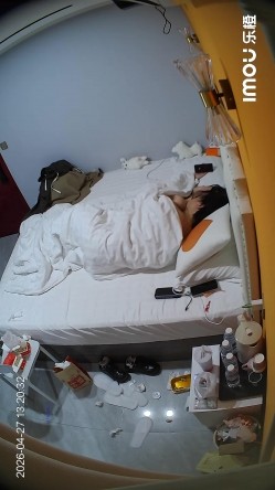乐橙酒店稀有台偷拍清纯脸初恋发型学妹和男友酒店偷尝禁果 截图15