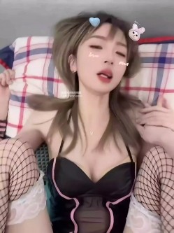 露脸才是王道！极品颜值小情侣私拍泄密，超高颜值反差学妹 清纯靓丽的外表下有一颗淫荡的心 截图3