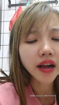 你De小宝贝 娇小的身体承载的巨大的任务按摩棒在小B里震动出一滴滴淫液！ 截图11