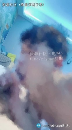 国内真实绿帽淫妻夫妇「济宁旺仔夫妻」她们接吻抠逼，让我给单男吃鸡吧，然后我竟然把他口射了，他前兆都没有直接射我嘴里了 截图13