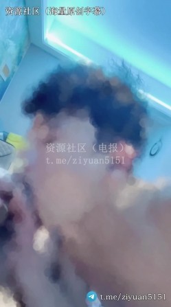 国内真实绿帽淫妻夫妇「济宁旺仔夫妻」她们接吻抠逼，让我给单男吃鸡吧，然后我竟然把他口射了，他前兆都没有直接射我嘴里了 截图15