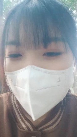 【有奶水的小少妇】，农村小媳妇，留守在家寂寞了，跑到小树林里，挤奶水，抠骚逼，紧张刺激有趣 截图14
