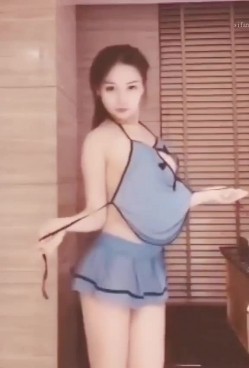 【重磅福利】全网稀缺资源 ️最新高端淫妻私密群内部福利 人前女神 人后母狗 淫乱女神篇 截图7