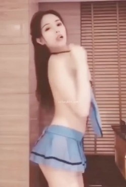 【重磅福利】全网稀缺资源 ️最新高端淫妻私密群内部福利 人前女神 人后母狗 淫乱女神篇 截图9
