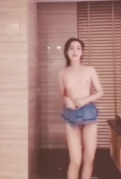 【重磅福利】全网稀缺资源 ️最新高端淫妻私密群内部福利 人前女神 人后母狗 淫乱女神篇 截图12