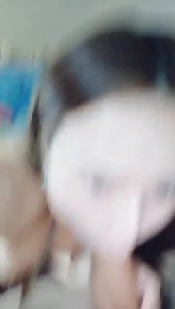 高颜值少妇 户外车震 口交 全裸诱惑 炮友用手指扣对方的逼 水很多 女上位啪了几下 口暴 非常诱人 截图12