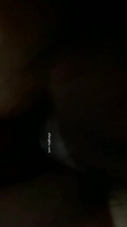 大哥出门做生意 嫂子一个人在家她的杯子里下点药 终于可以好好玩玩嫂子的小黑B了 截图8