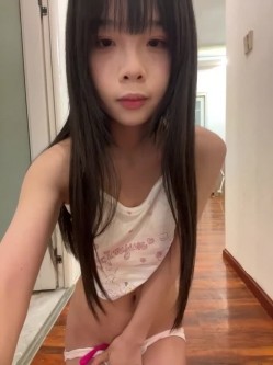 清纯学生 超级反差【qiqi_x】苗条身材 美腿细长又直 逼毛很长 口水 流白浆 叼内裤 跳弹自慰 截图16