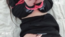 麻豆传媒【SM-baby】暗网购买的女孩 捆起来好好玩弄 截图4