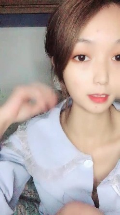 清纯美少女，宿舍自慰，手指掰穴角度很多，撅起屁股双洞可见，像是开发过了一样 截图6