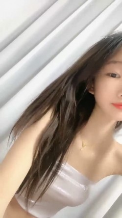 【兔熊】，刚从学校跑出来，首次露脸，赚学费，这小屁股蛋子，又圆又白又翘，看得瞬时硬 截图5