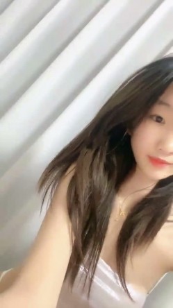 【兔熊】，刚从学校跑出来，首次露脸，赚学费，这小屁股蛋子，又圆又白又翘，看得瞬时硬 截图6