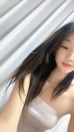 【兔熊】，刚从学校跑出来，首次露脸，赚学费，这小屁股蛋子，又圆又白又翘，看得瞬时硬 截图15