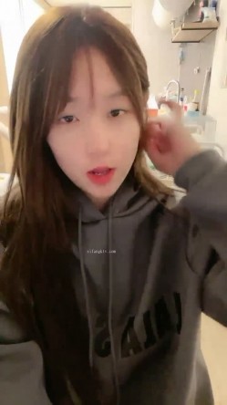 超漂亮！校花级女神~【为笨蛋争口气】扣穴自慰！爽出白浆 截图7