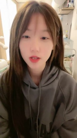 超漂亮！校花级女神~【为笨蛋争口气】扣穴自慰！爽出白浆 截图8