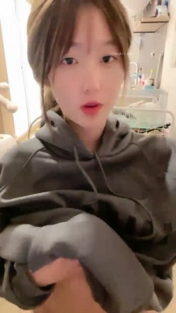超漂亮！校花级女神~【为笨蛋争口气】扣穴自慰！爽出白浆 截图9