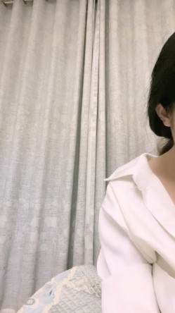 性感尤物大奶美女！假屌吸在桌子上骑坐！猛捅骚穴流白浆，浴室摸穴喷水，娇喘超诱惑 截图9