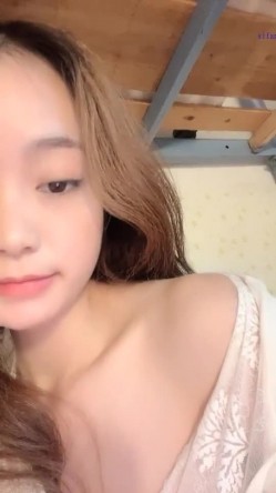 文静的【哭了的小十九】宿舍里的小骚货 趁室友不在骚一把！~女神又给粉丝们福利了，校花的情色私密 截图10