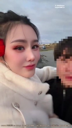 超美整活御姐汐梦瑶最新 公园里美女穿着过膝黑丝头戴大红花 人前大胆口交 然后找个无人的地方啪啪 截图14