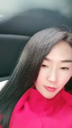骚气少妇户外野地跳蛋塞逼震动自慰 回到车上掰开近距离特写毛毛挺浓密 截图11