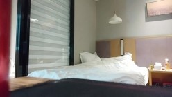 喜欢轻熟女少妇的年轻小哥模仿探花洗浴会所楼凤嫖妓偷拍实录 截图1