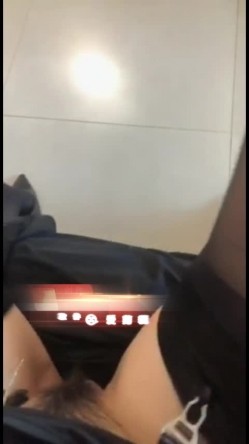 高贵气质非凡！推特风韵犹存极品露脸反差骚阿姨自摸私拍高跟丝袜这脸蛋配这鲍鱼让人受不了 截图2