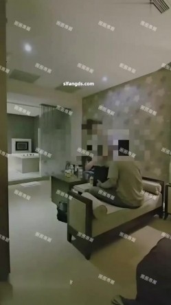约啪大神，【圈圈】，单男灌醉兄弟，独享兄弟老婆，小母狗在老公眼前就开始发浪吃单男鸡巴 截图1