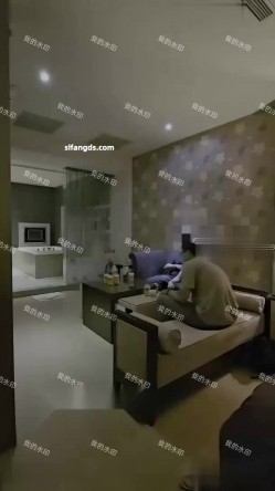 约啪大神，【圈圈】，单男灌醉兄弟，独享兄弟老婆，小母狗在老公眼前就开始发浪吃单男鸡巴 截图5