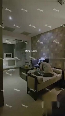 约啪大神，【圈圈】，单男灌醉兄弟，独享兄弟老婆，小母狗在老公眼前就开始发浪吃单男鸡巴 截图6