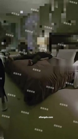 约啪大神，【圈圈】，单男灌醉兄弟，独享兄弟老婆，小母狗在老公眼前就开始发浪吃单男鸡巴 截图11