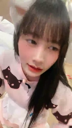 清纯系天花板！极品美少女！情趣耳朵超甜美，炮友掏出屌足交，脱下睡裤掰穴，第一视角操无毛小穴 截图8