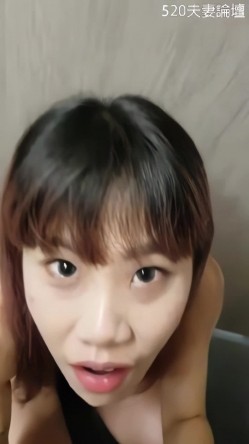 思想开放露脸女大学生【小七酱】疯狂日记，户外人前露出，3P，吞精，内射开心快乐，极度反差 截图4