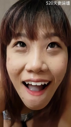 思想开放露脸女大学生【小七酱】疯狂日记，户外人前露出，3P，吞精，内射开心快乐，极度反差 截图11