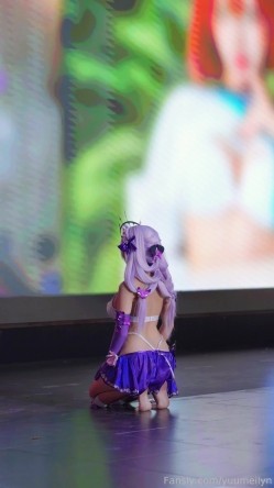 火爆各大成人平台的越南阿黑颜网黄Coser「Meiilyn」OF露脸自慰啪啪私拍合集 截图2