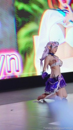 火爆各大成人平台的越南阿黑颜网黄Coser「Meiilyn」OF露脸自慰啪啪私拍合集 截图10