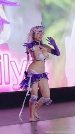 火爆各大成人平台的越南阿黑颜网黄Coser「Meiilyn」OF露脸自慰啪啪私拍合集 截图14