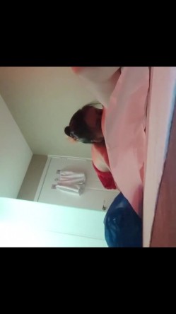 会所探店、花几百块把人家的老婆玩了，这技师的口活好酸熘，毒龙蚂蚁上树，吸得鸡巴硬死了！ 截图3