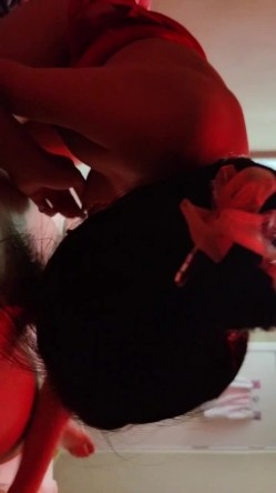 会所探店、花几百块把人家的老婆玩了，这技师的口活好酸熘，毒龙蚂蚁上树，吸得鸡巴硬死了！ 截图15