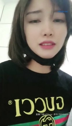 高颜值甜美短发妹子和炮友厕所啪啪，舔奶口交掰穴毛毛浓密扶着后入，自摸呻吟非常诱人 截图1