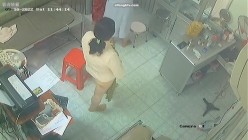 黑客破解医院妇科监控摄像头偷拍 男医生做B超阴超磨蹭温柔插入眼镜少妇不好意思看 截图8