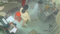 黑客破解医院妇科监控摄像头偷拍 男医生做B超阴超磨蹭温柔插入眼镜少妇不好意思看 截图9