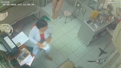 黑客破解医院妇科监控摄像头偷拍 男医生做B超阴超磨蹭温柔插入眼镜少妇不好意思看 截图13