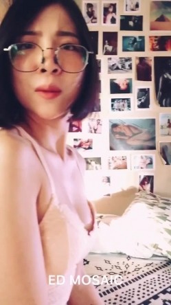 《顶级重磅炸弹》牛逼大师强势来袭！贵圈名人推特33万粉摄影大咖私拍各种极品反差美模3P4P群P基本都露脸 截图11