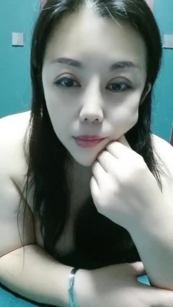 蜜桃味豆豆 一个老熟女的自慰告白，道具黑丝自慰，呻吟诱惑狼友 截图16