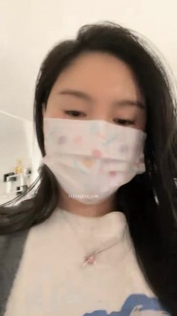 核弹！新女神下海~20小时~【马日安娜】这个真的很漂亮（下部）！来大姨妈还大秀，经血直流，略重口~！ 截图5