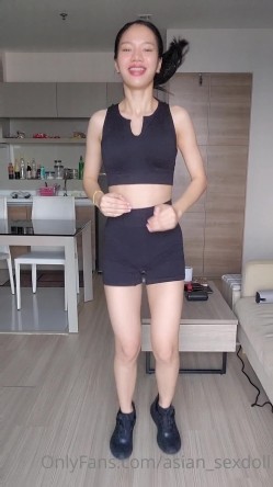 亚裔高颜小只马白人的性玩具「Asian_sexdoll」OF露脸大尺度私拍 火辣身材白虎少女极品炮架子 截图2