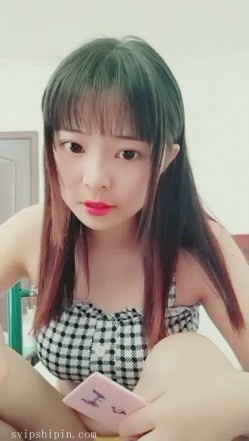 大眼睛超级小可爱 还有那一对挺坚的巨乳 童颜巨乳的完美化身 身材丰满又紧凑的 没有哪个宅男不贪恋她的身体 截图16