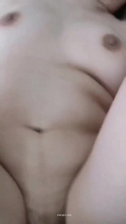 百度云泄密【良家交流群】收费交流群流出夫妻情侣分享、偷情、3P偷拍等 截图8