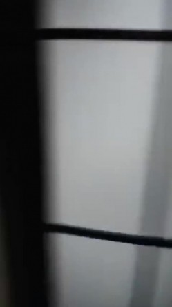 捉奸现场 我穿衣服 不给穿 愿意看是吗 面对一房间男人和老妈也豪放 不穿就不穿 老妈气的要昏过去 截图11