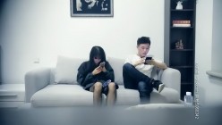 七天探花_黑衣服网红脸美女，沙发脱光光蹭蹭小B，镜头前抓奶站立后入猛操 截图1